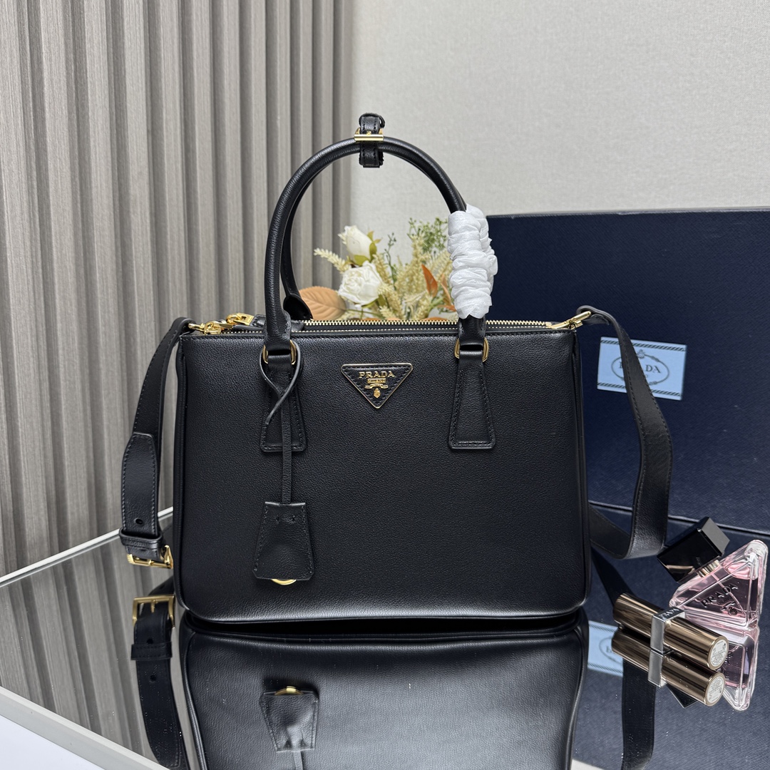 Prada 02469