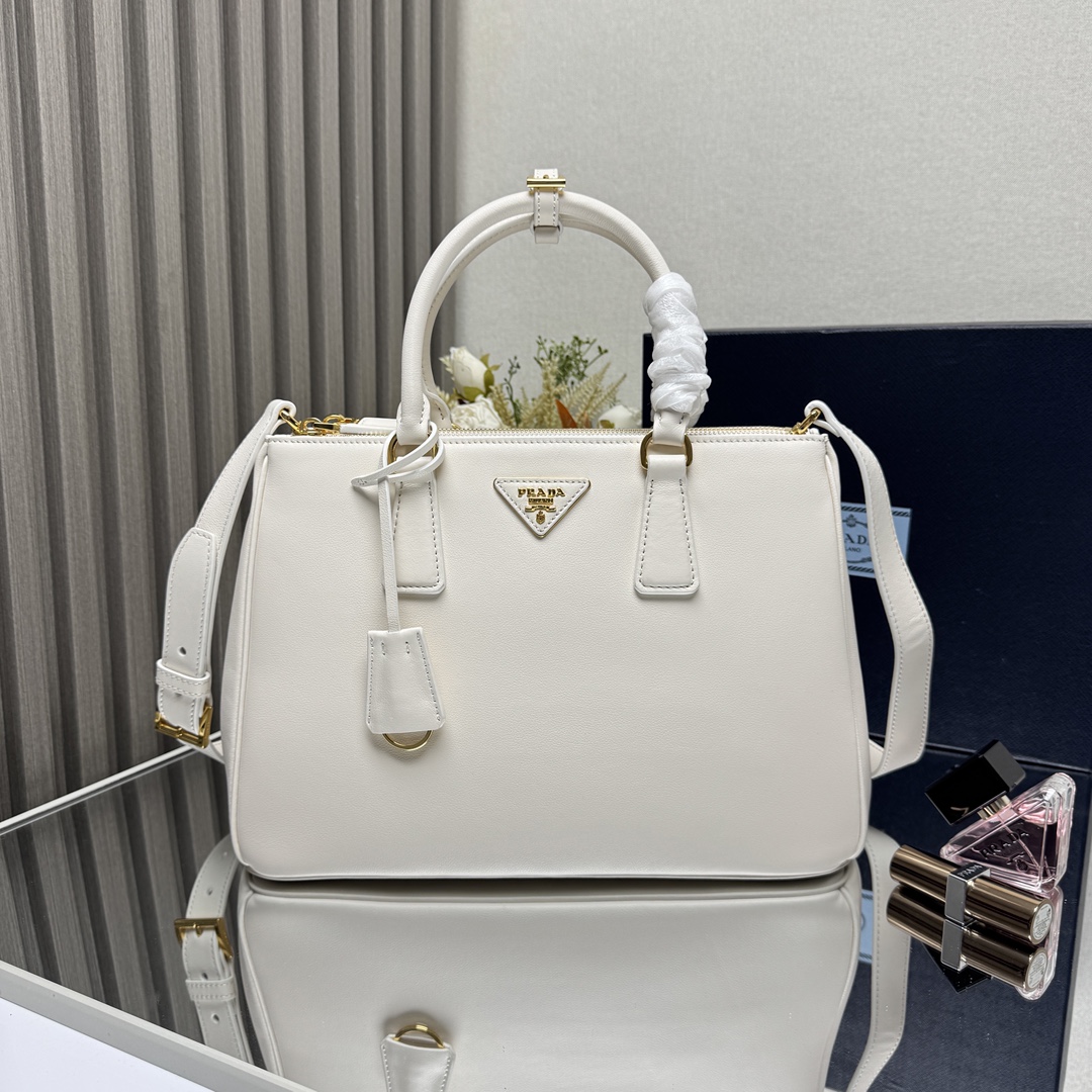 Prada 02479