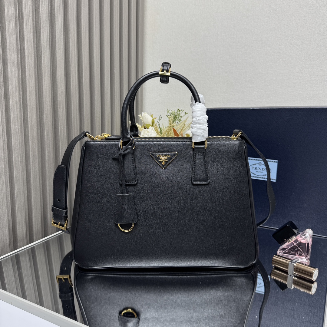 Prada 02499