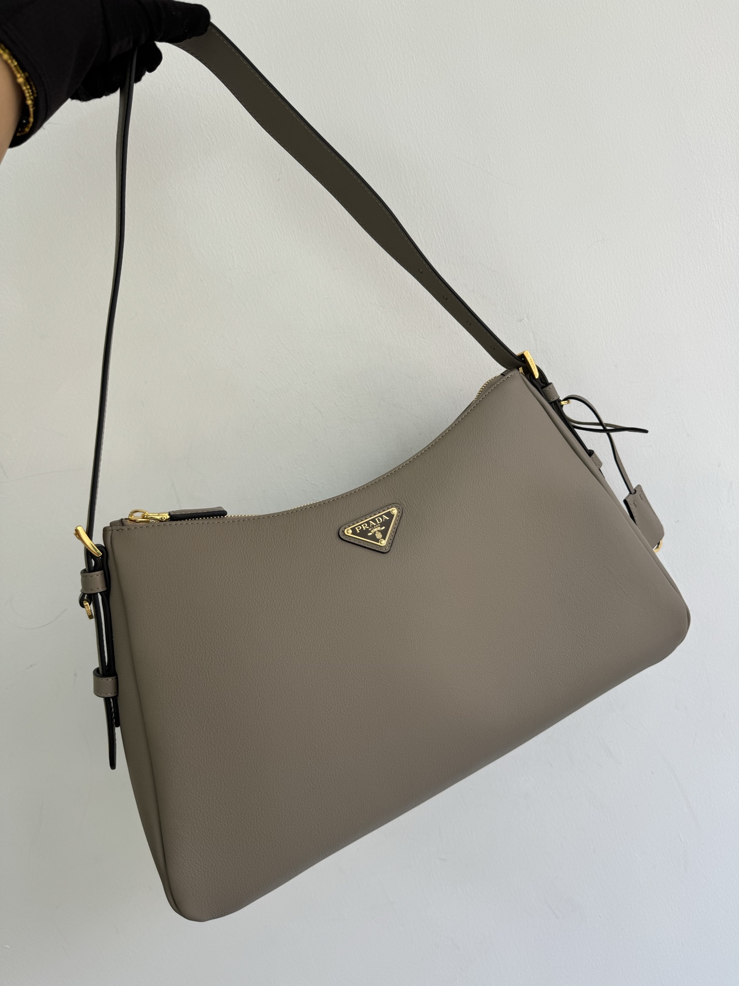 Prada 02549
