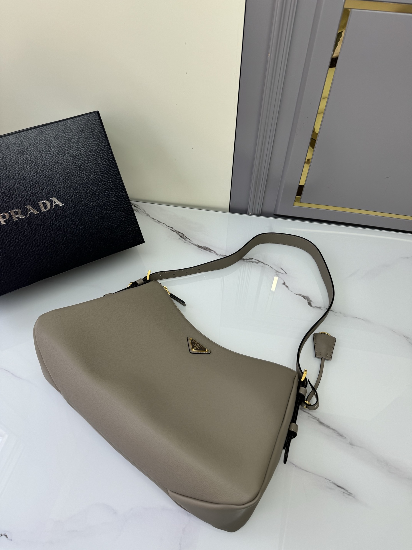 Prada 02559