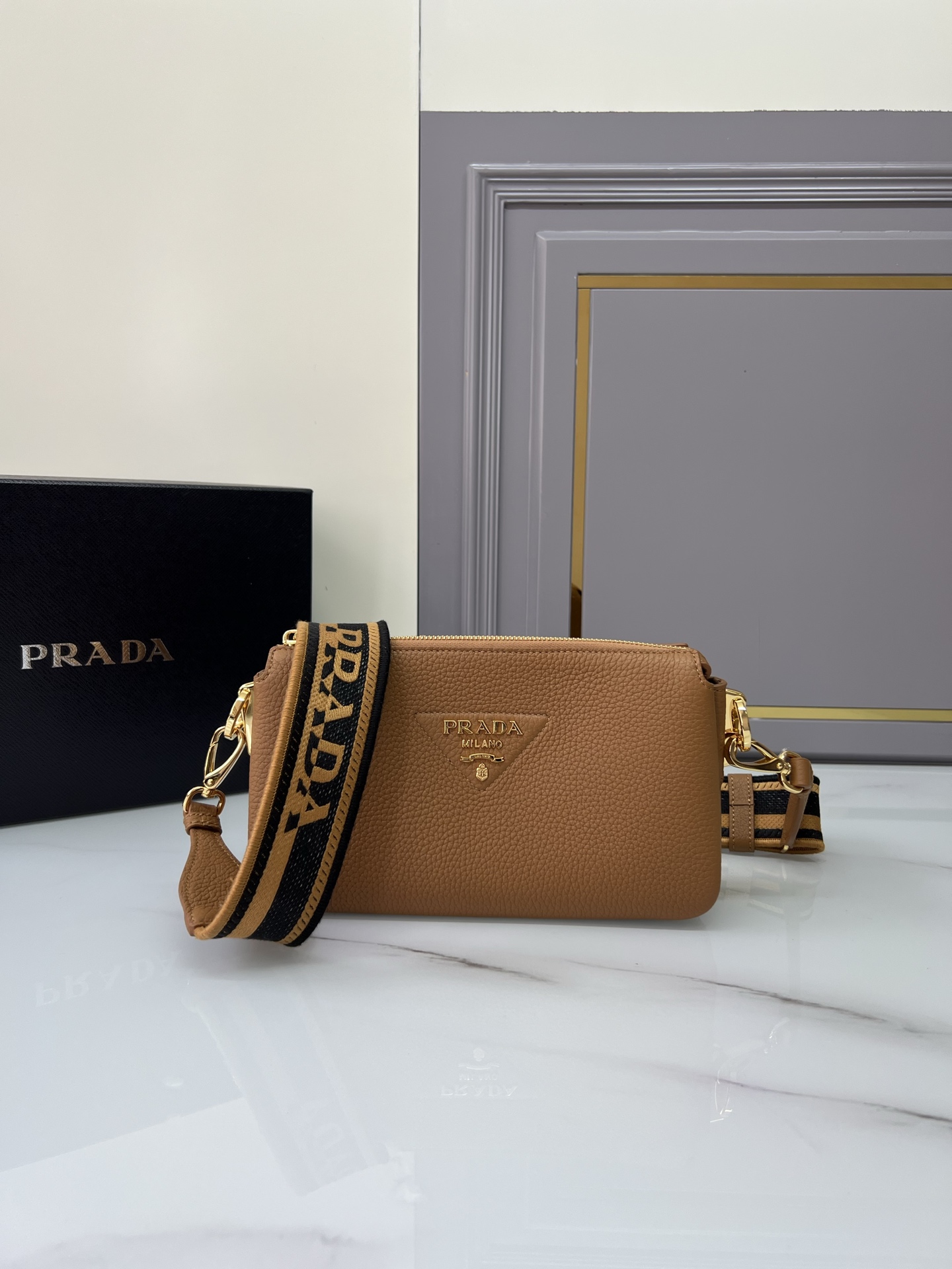 Prada 02669