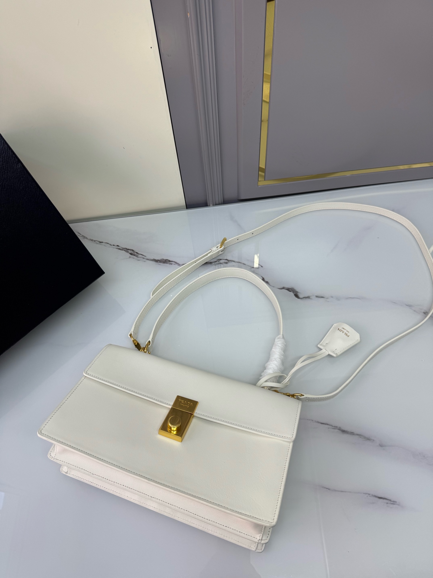 Prada 02729