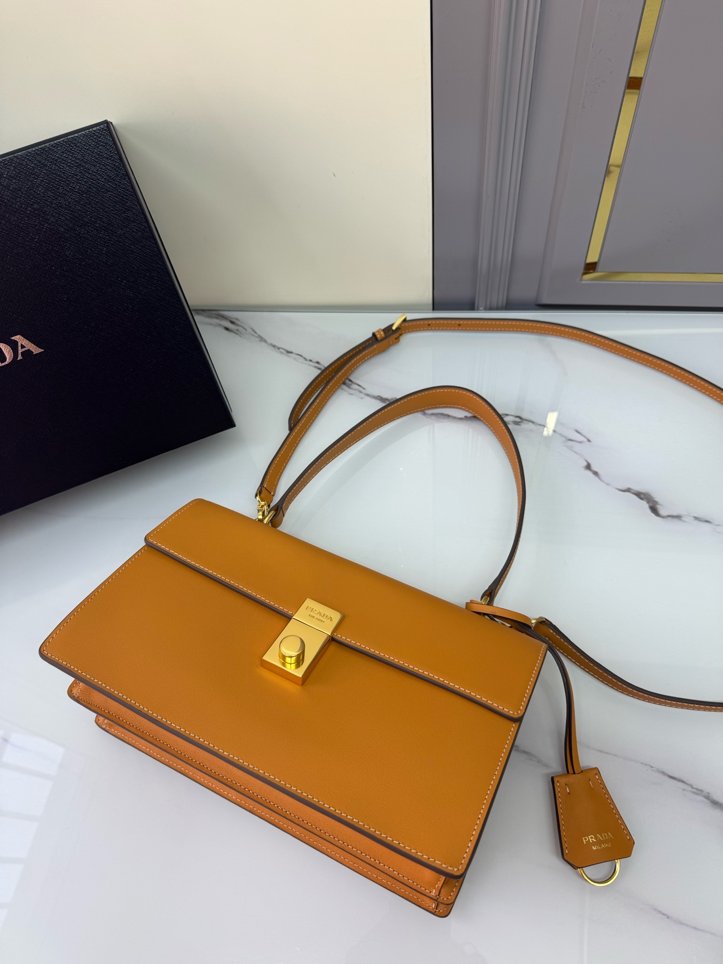 Prada 02759