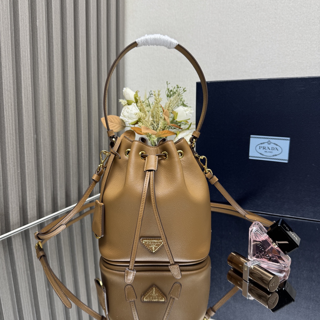 Prada 03439