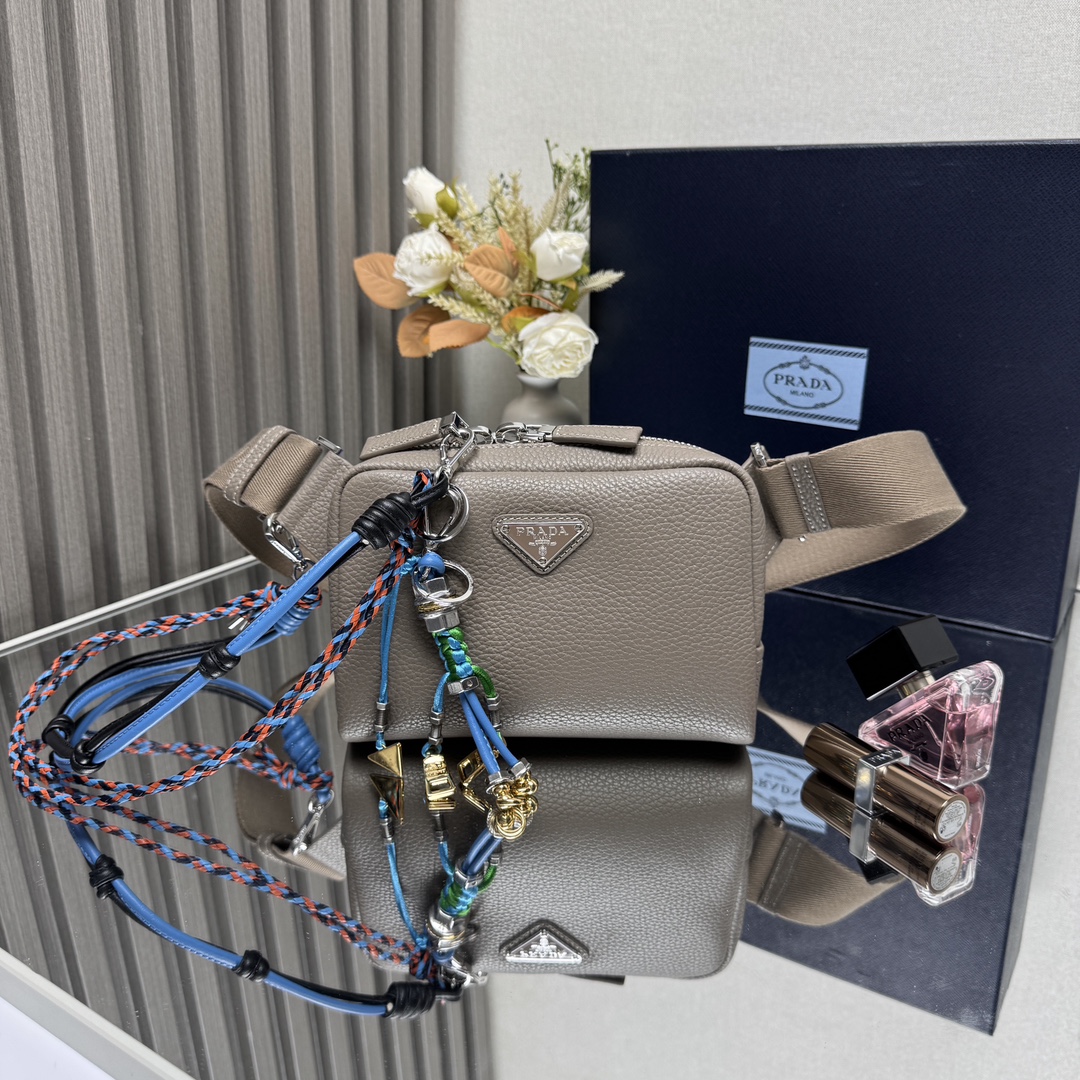 Prada 03499