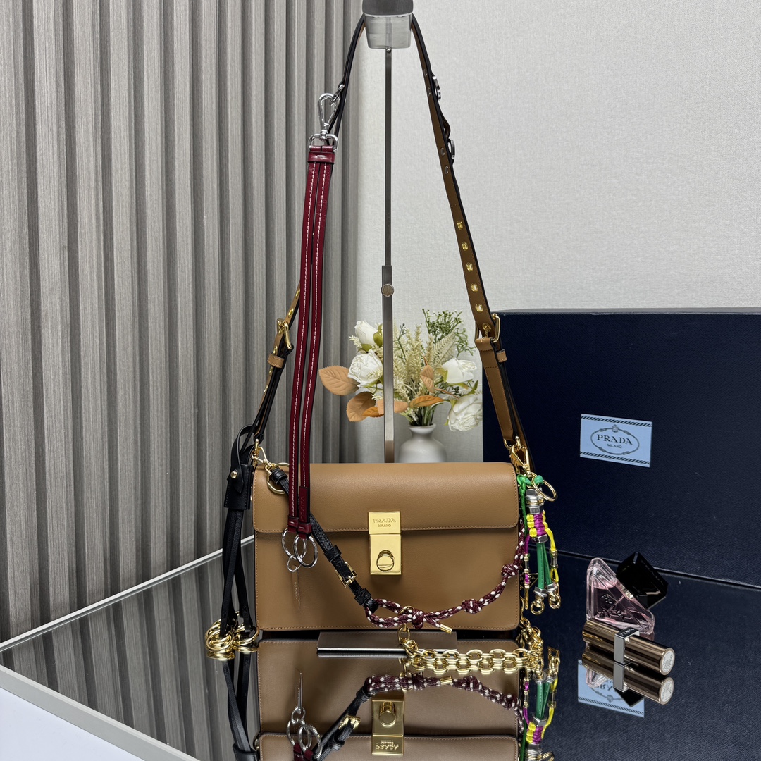 Prada 03579