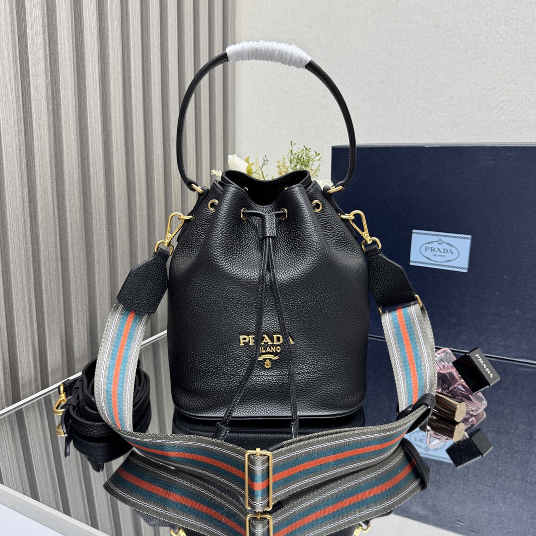 Prada 03589