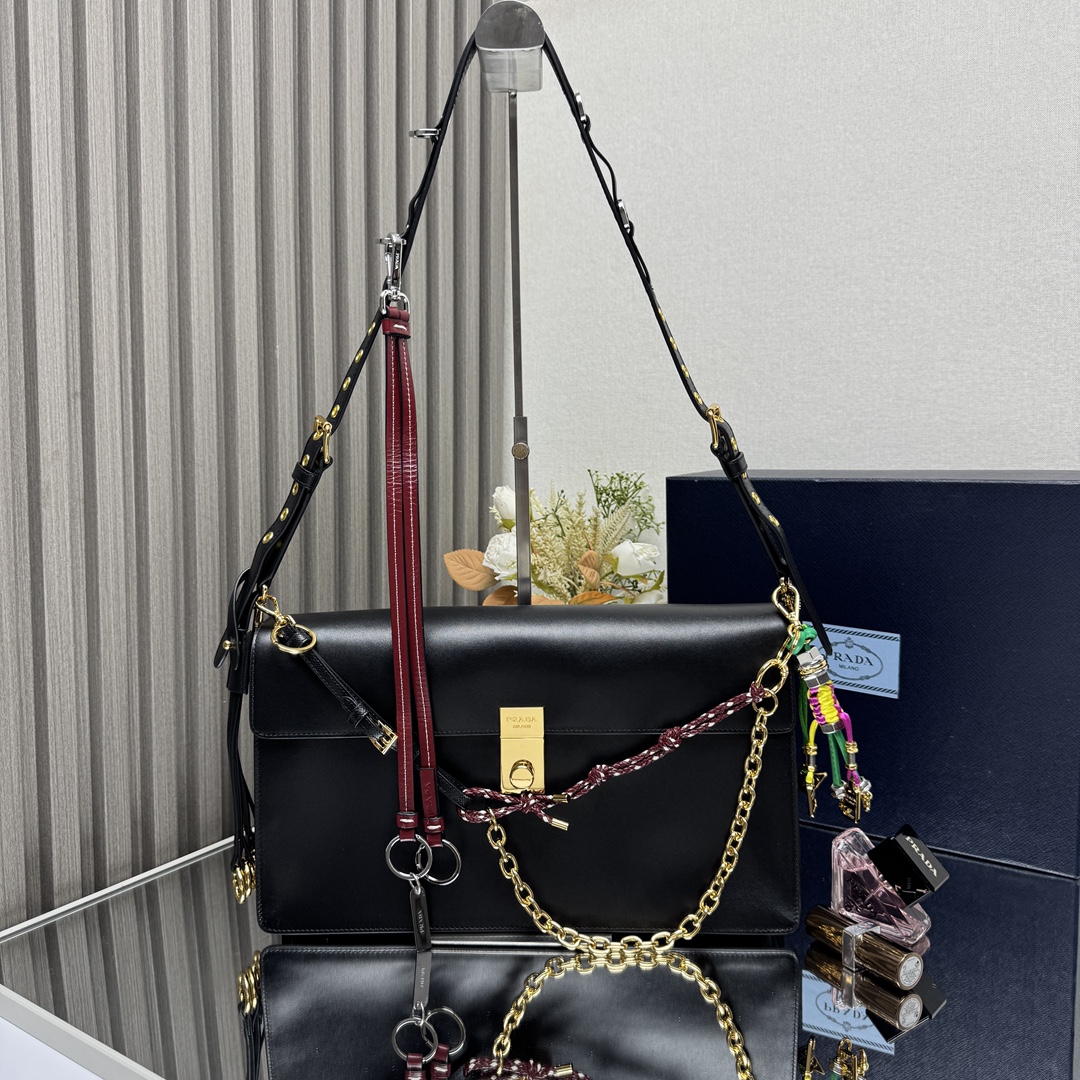 Prada 03669