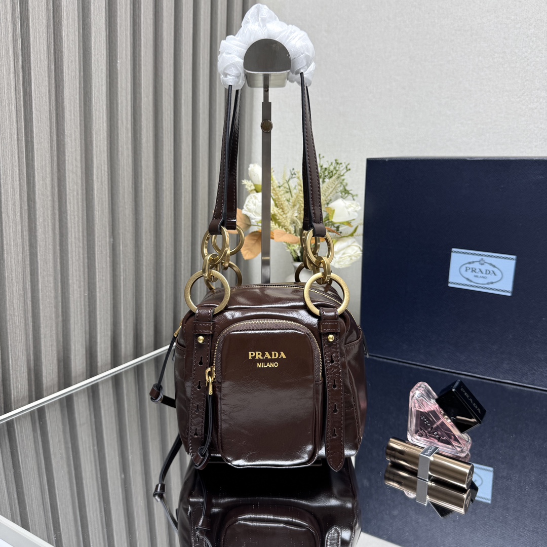 Prada 03699
