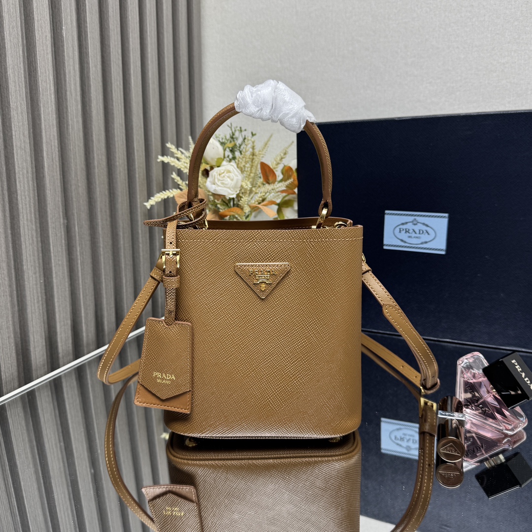 Prada 03709