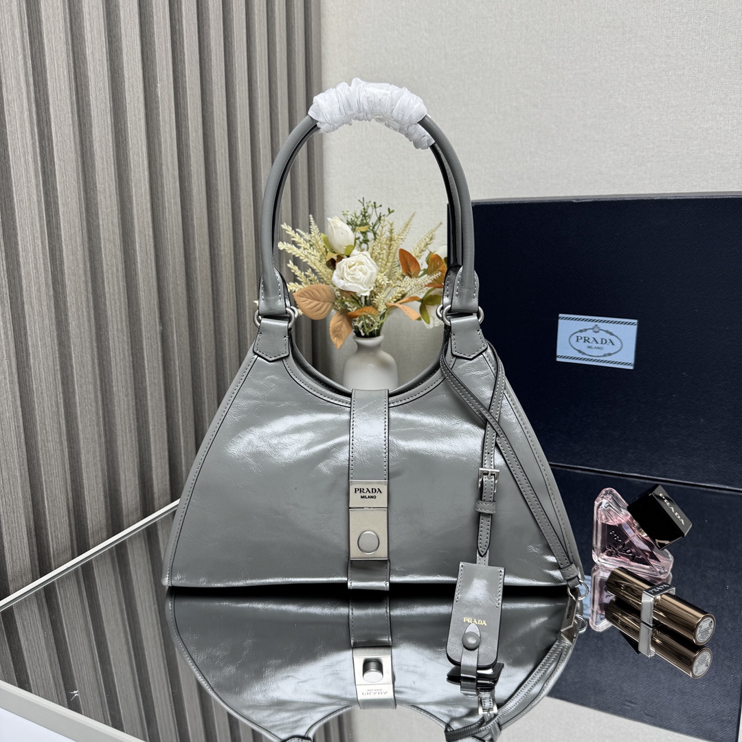 Prada 03759
