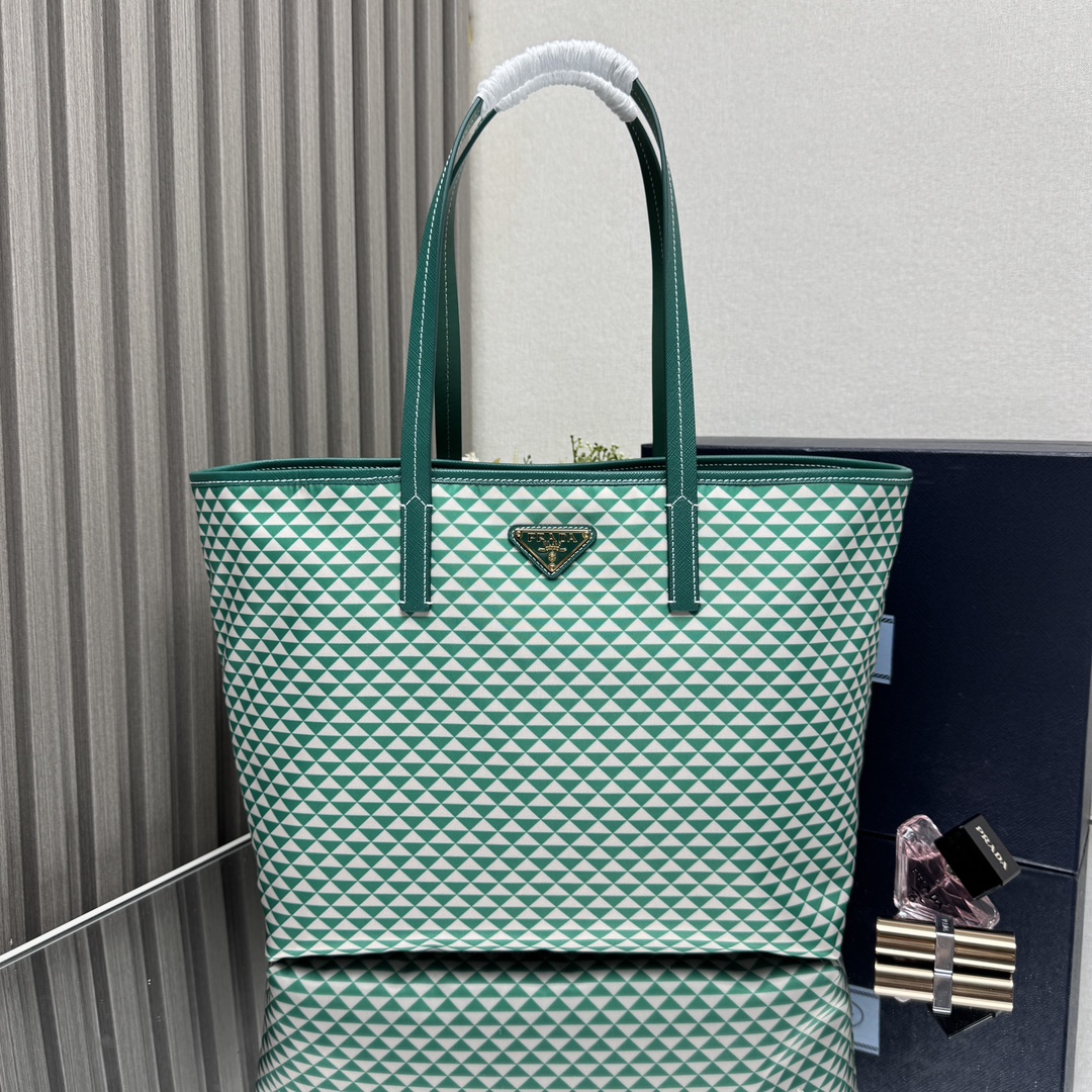 Prada 03789