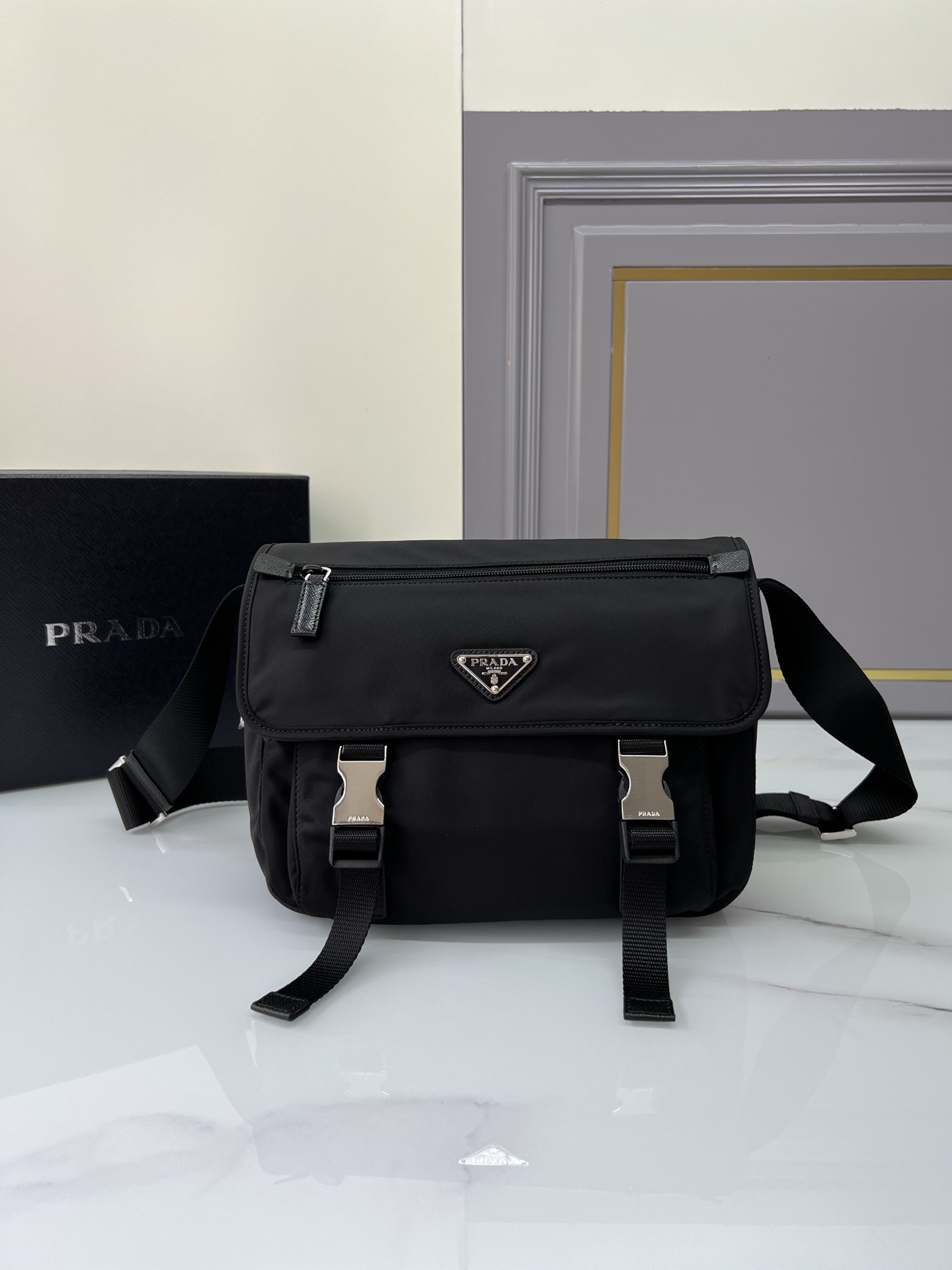 Prada 03799