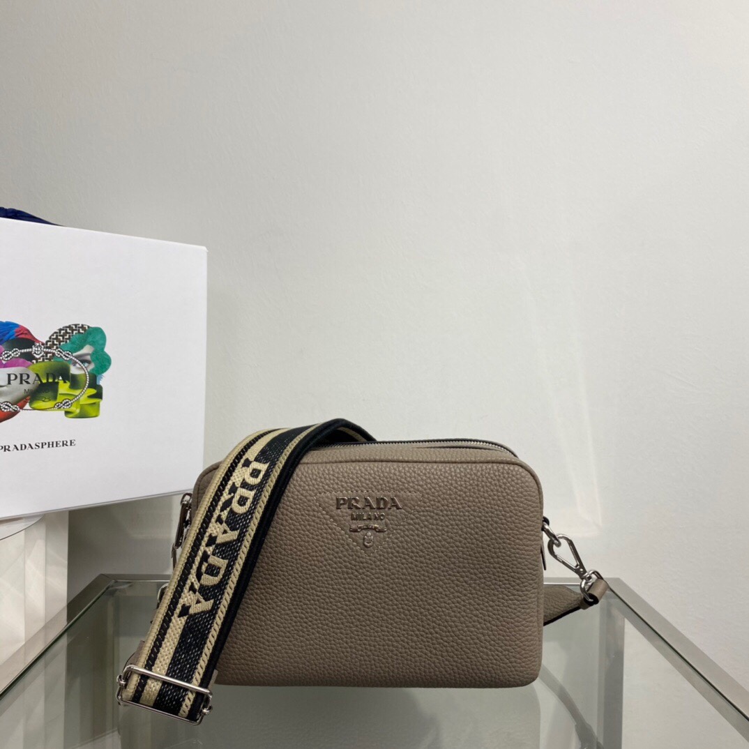 Prada 04889
