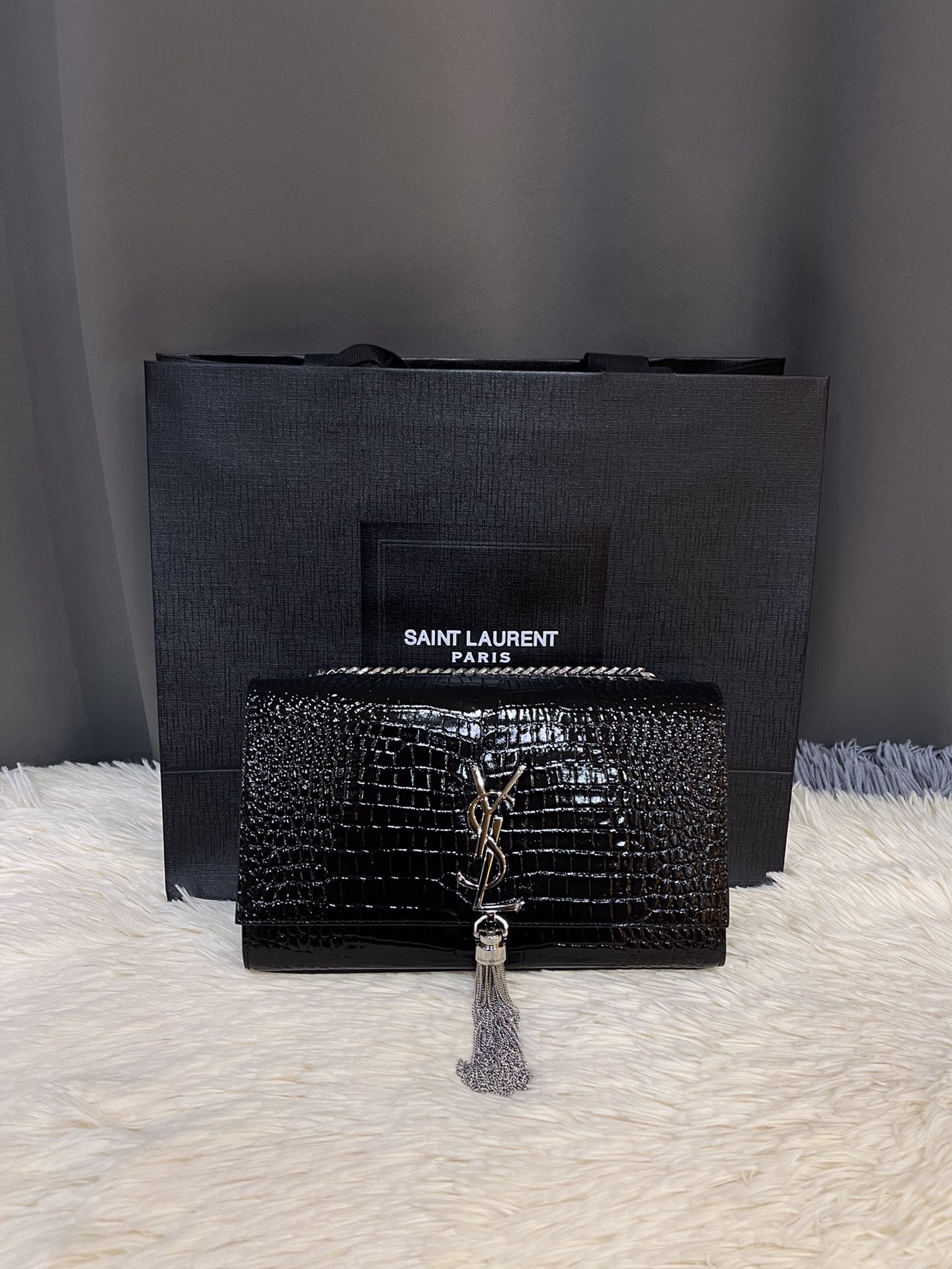 YSL 00009