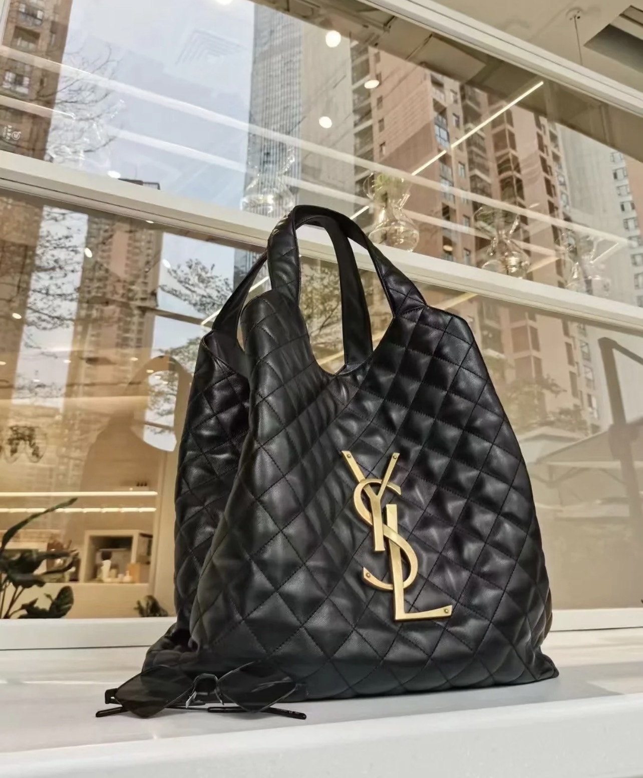 YSL  00029