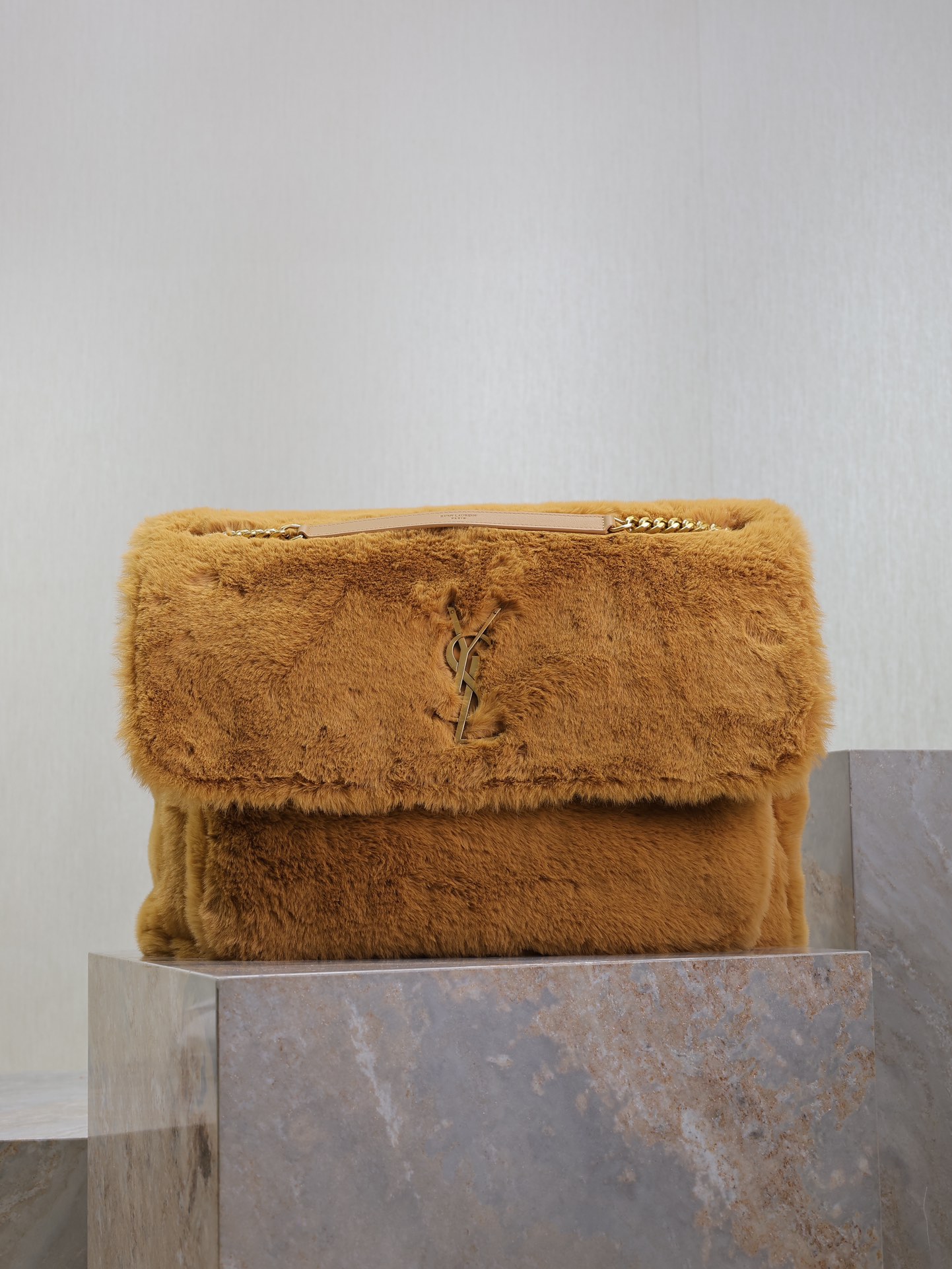 YSL  00039