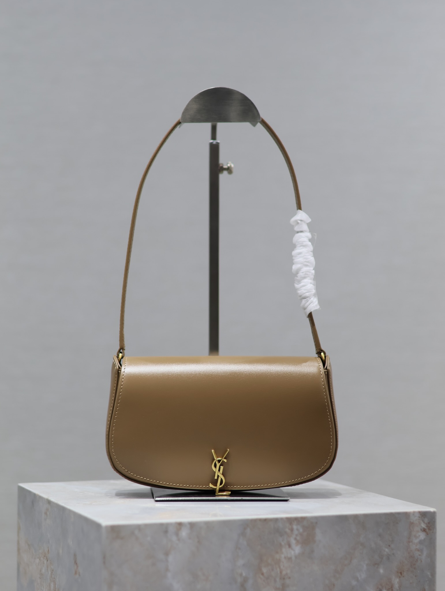 YSL  00039