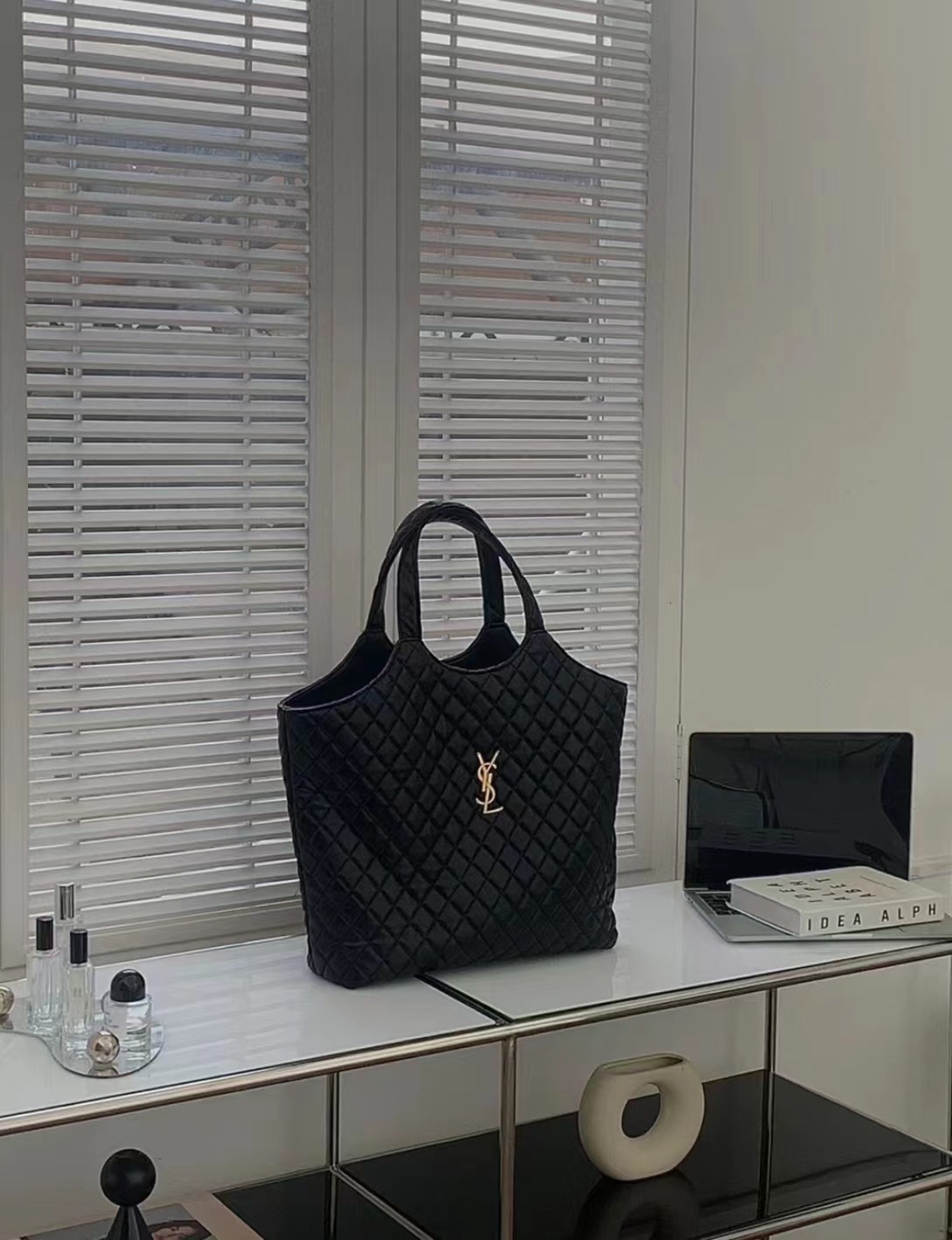 YSL  00049
