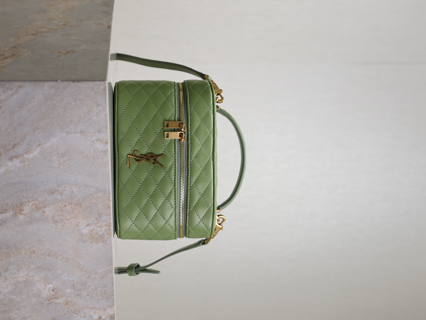 YSL  00069