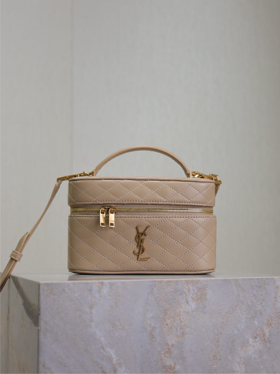 YSL  00079