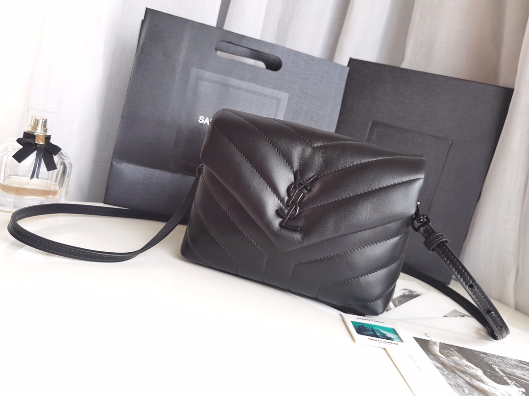 YSL 00079