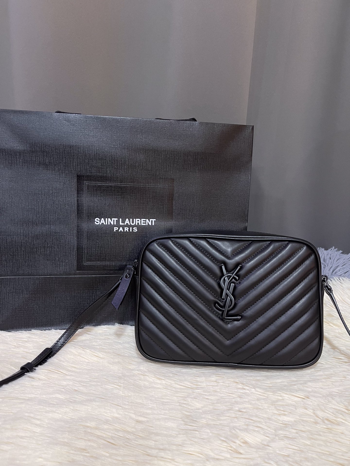 YSL 00079