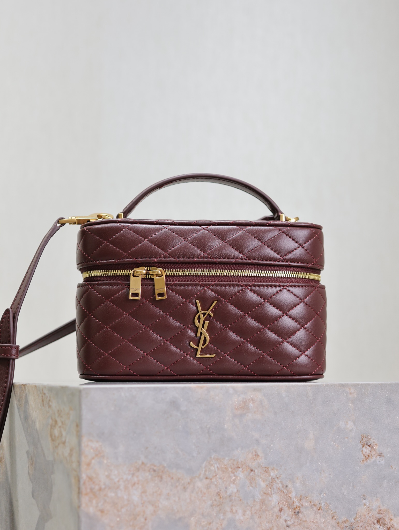 YSL  00099