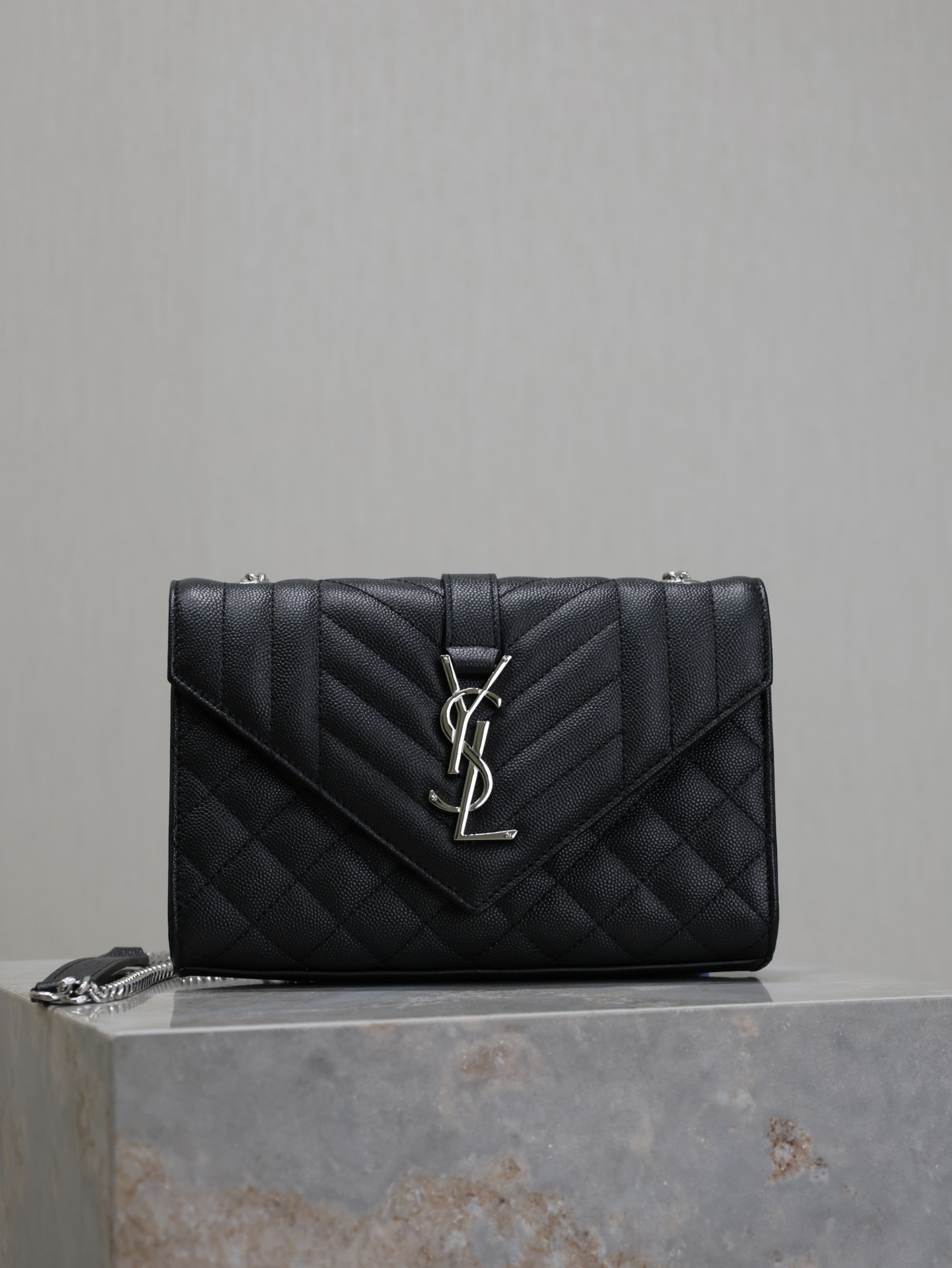 YSL  00149