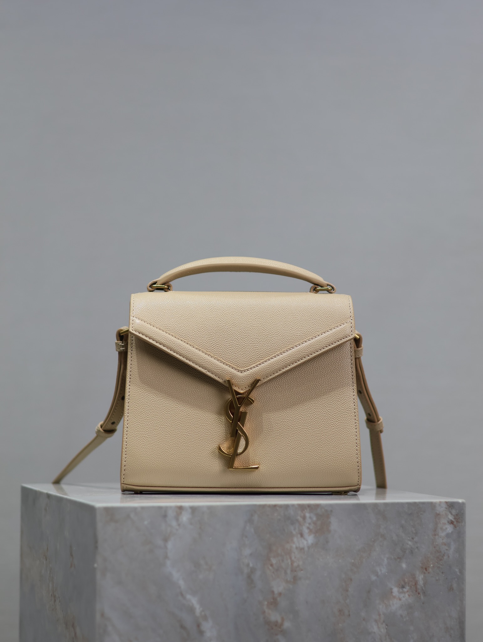 YSL  00239