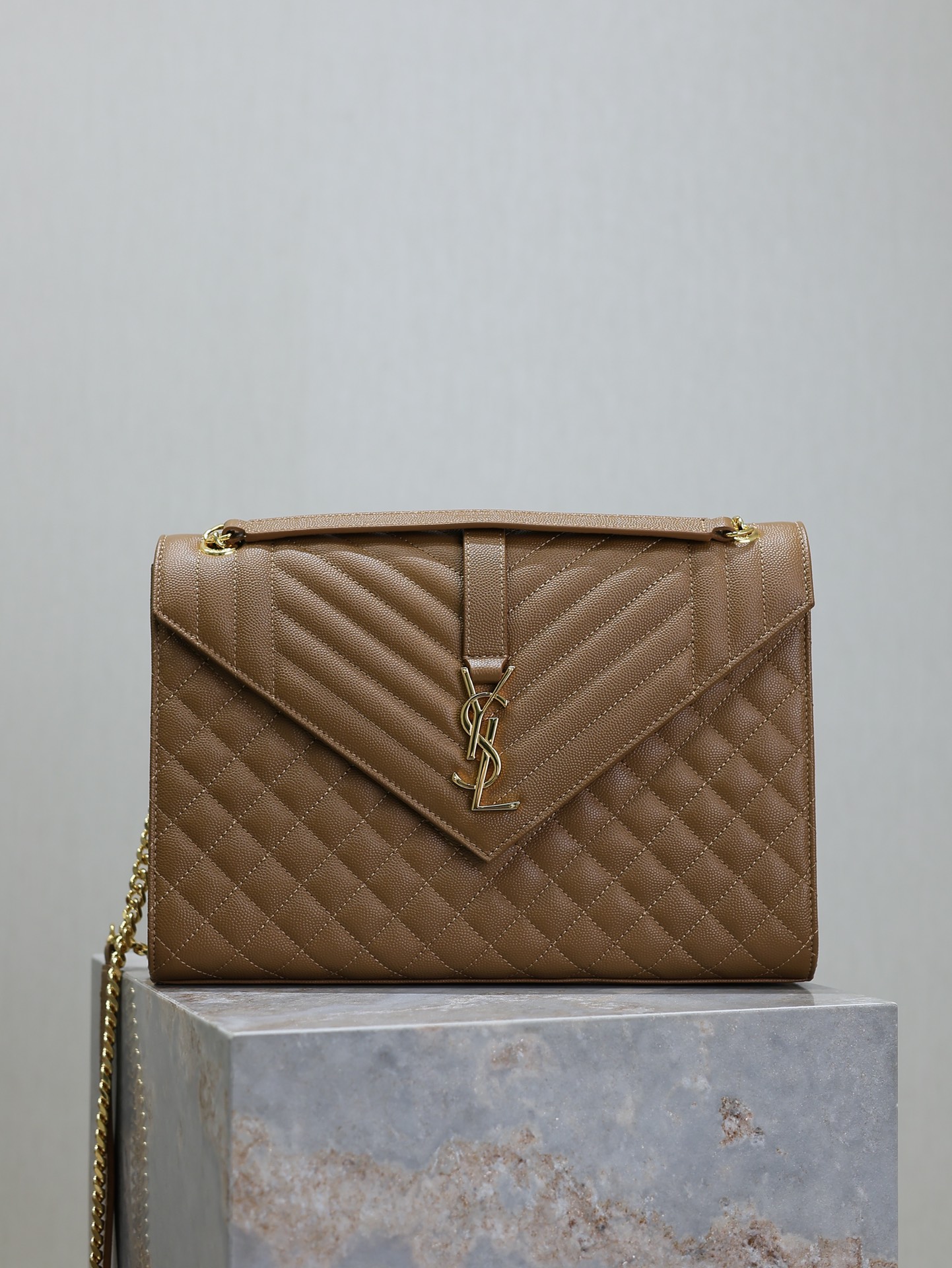 YSL  00239