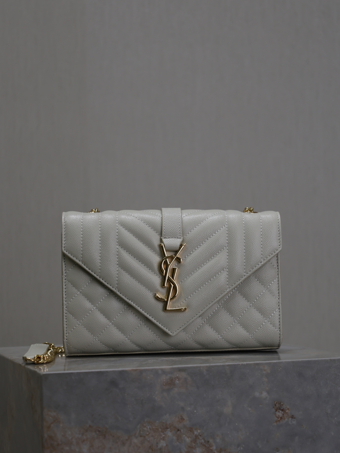 YSL  00249