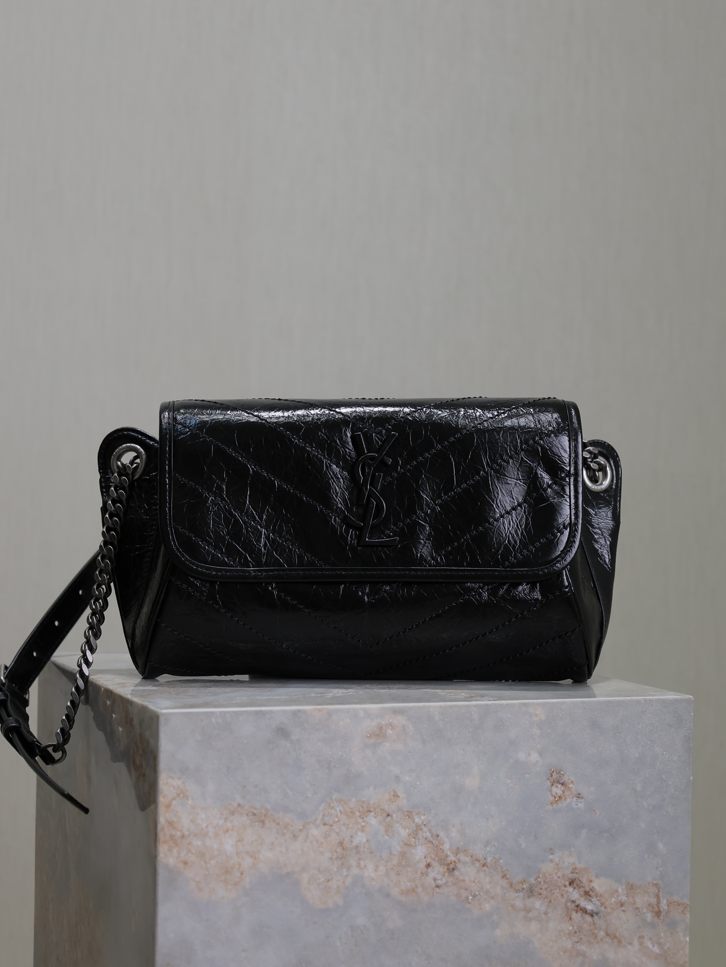 YSL  00259