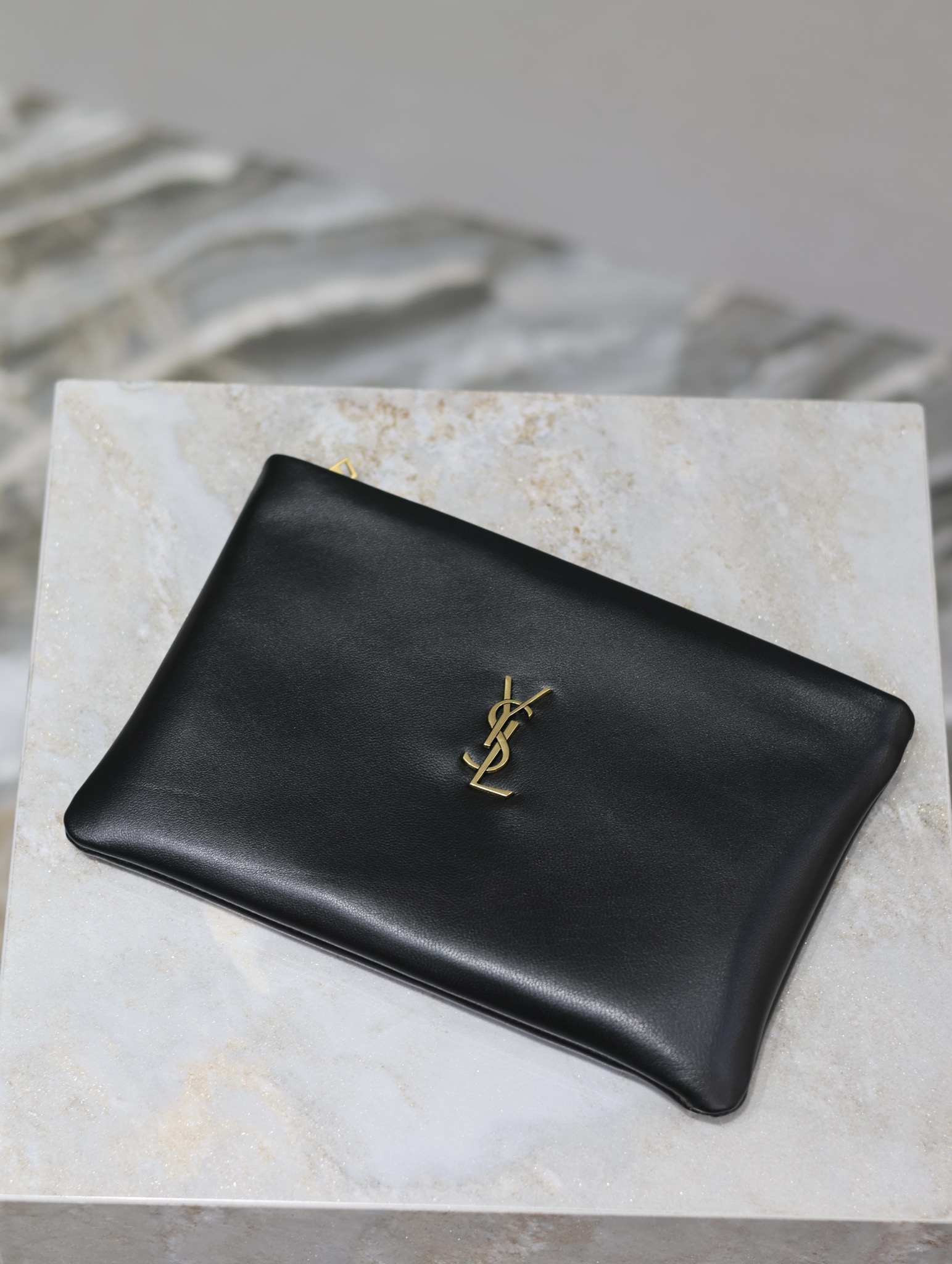 YSL  00269