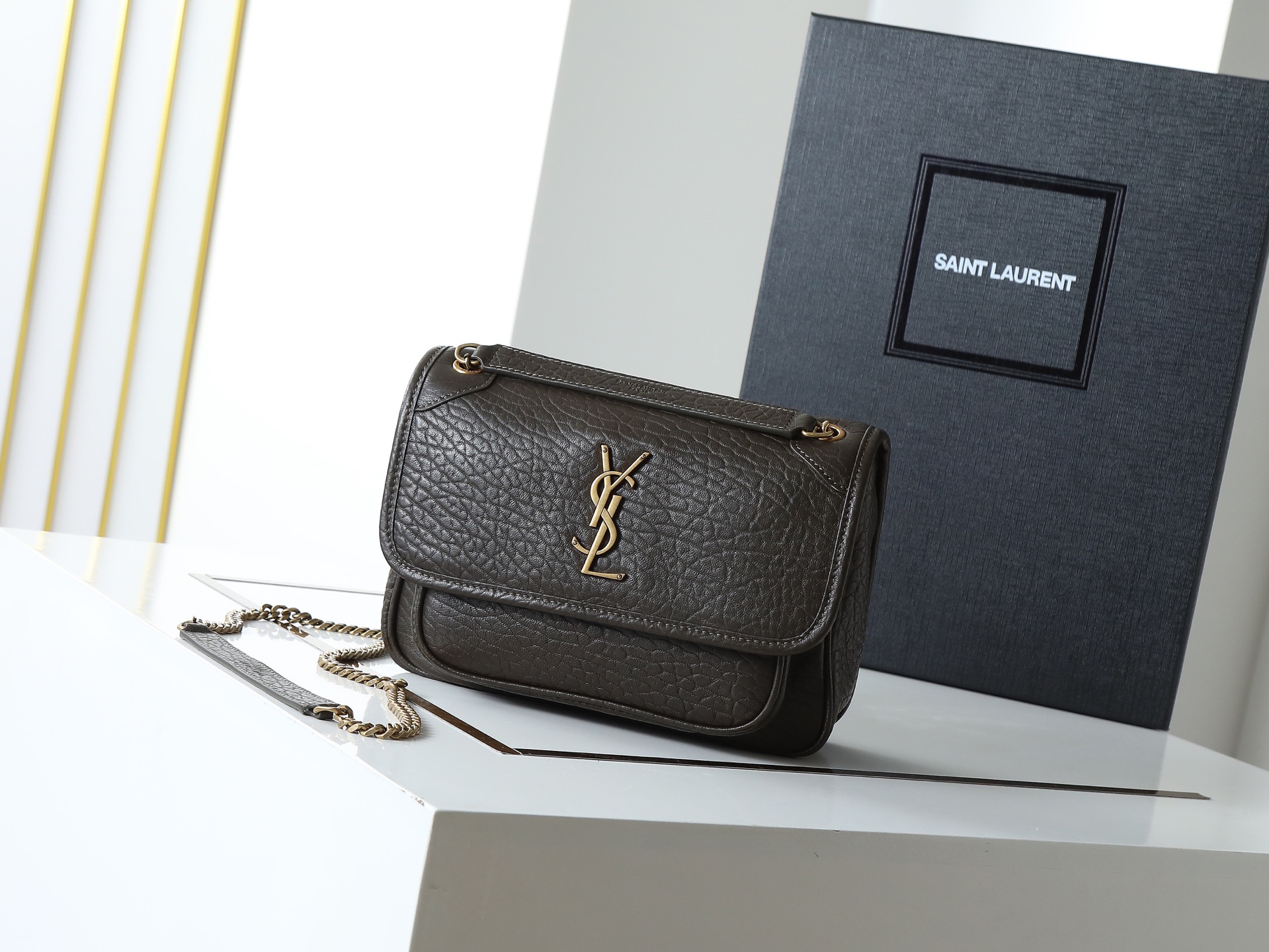 YSL  00269