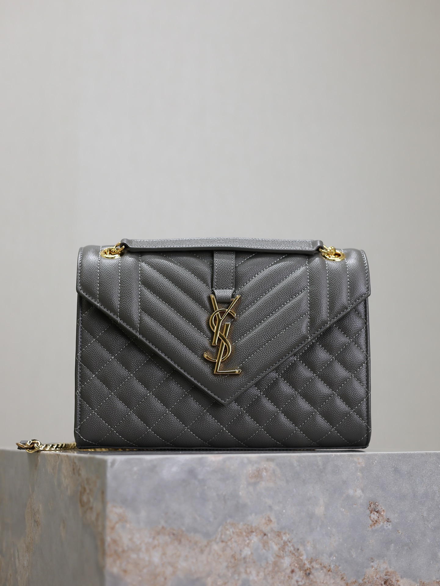 YSL  00269