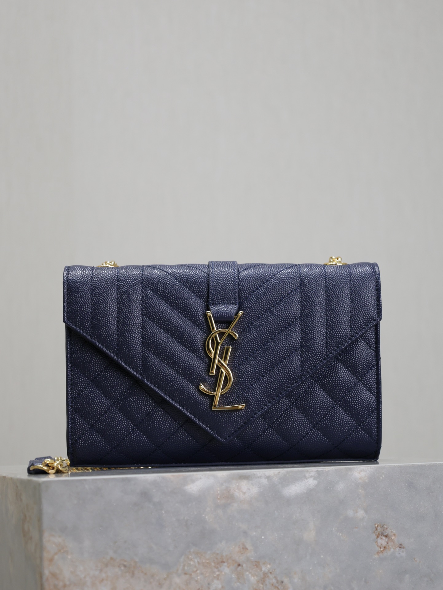 YSL  00279