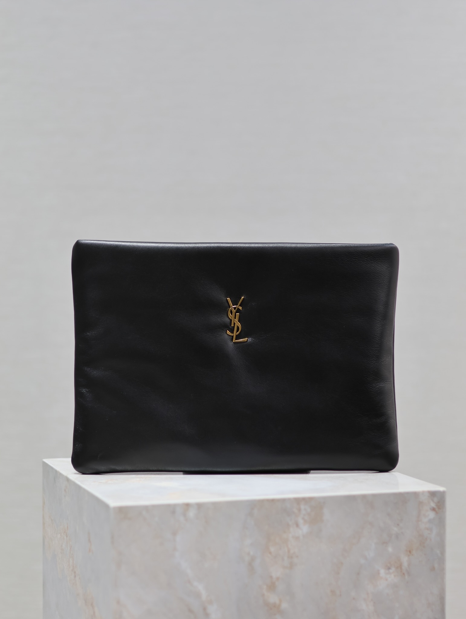 YSL  00279