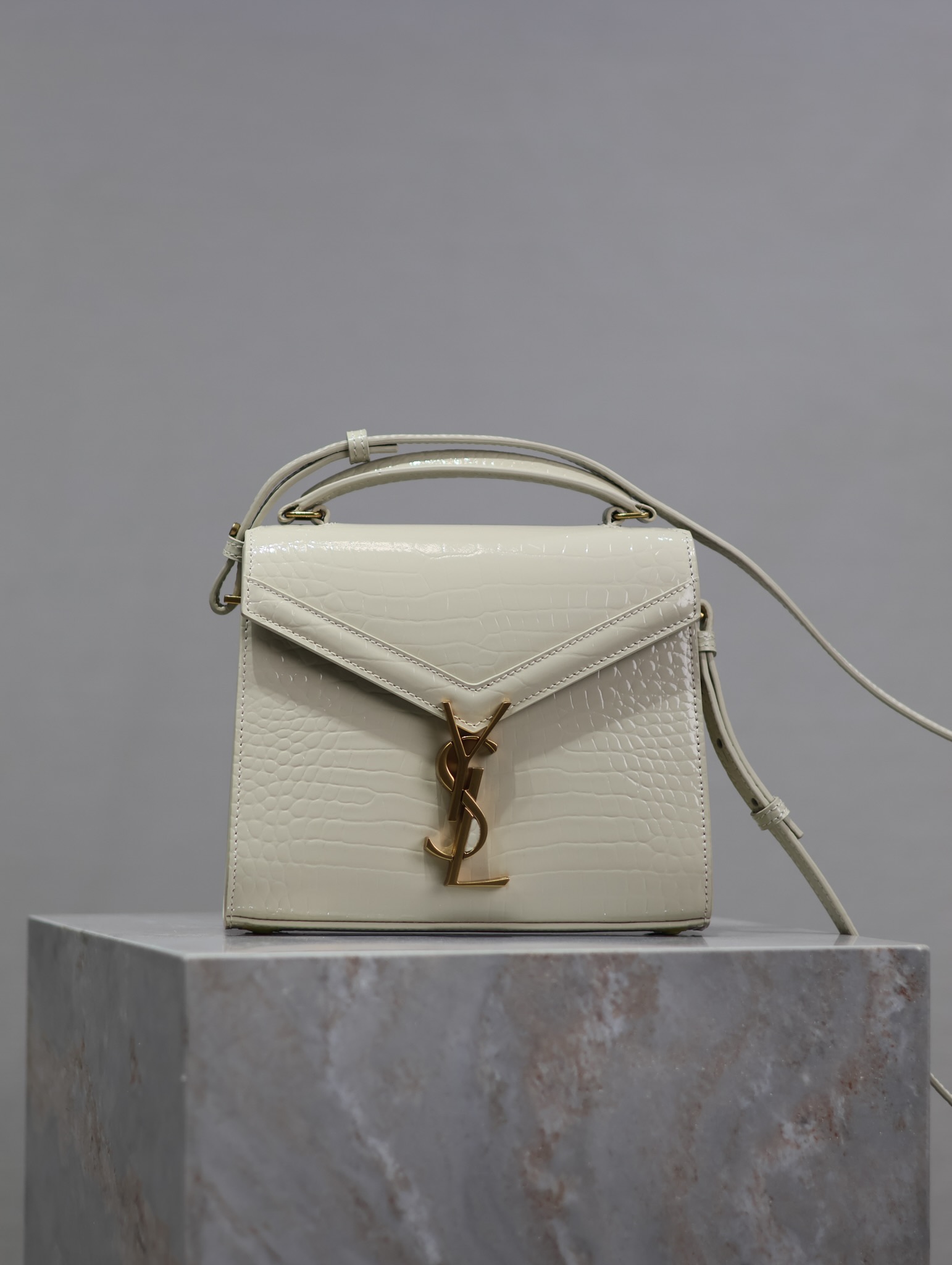YSL 00319