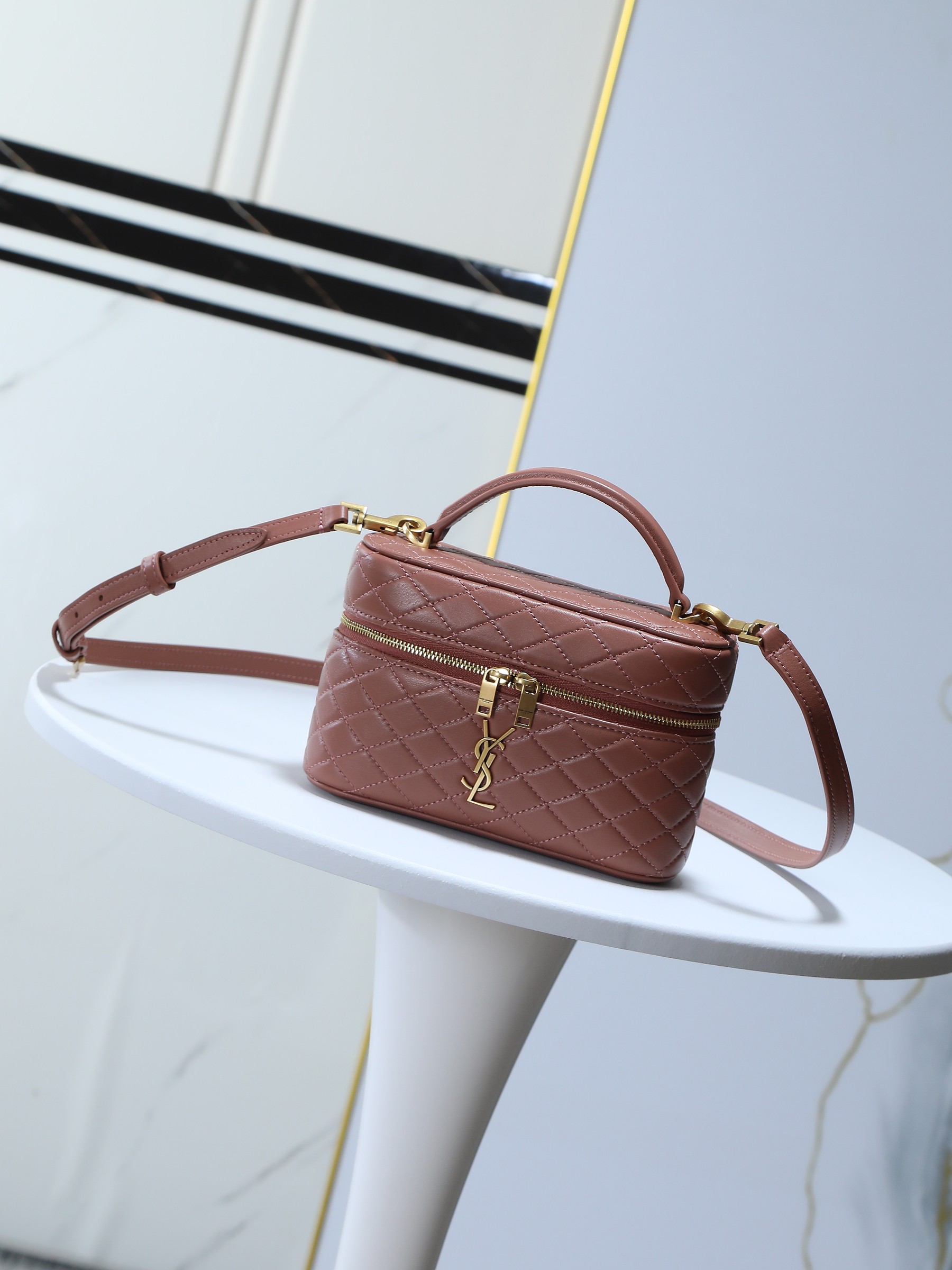 YSL 00319