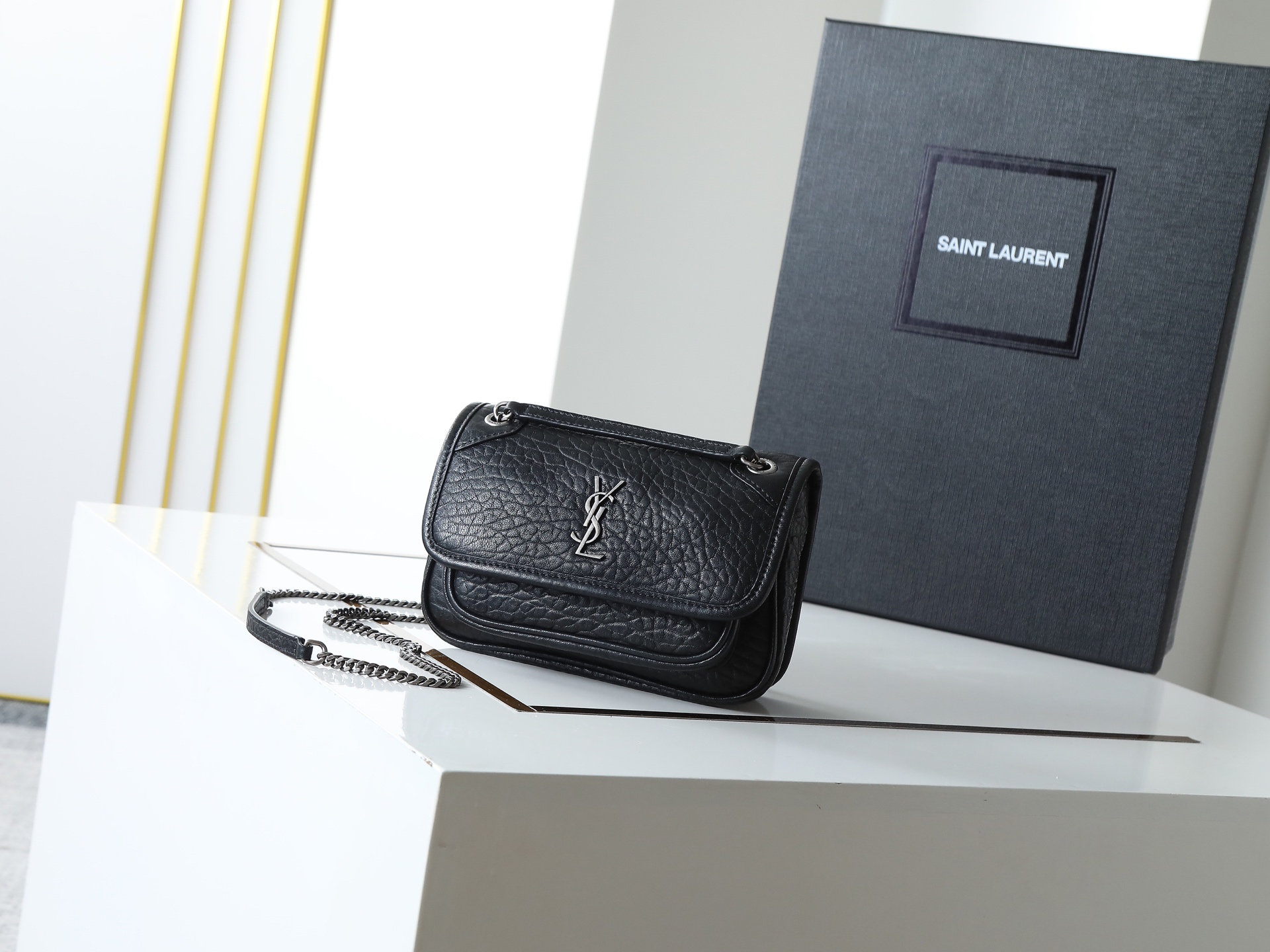 YSL  00349