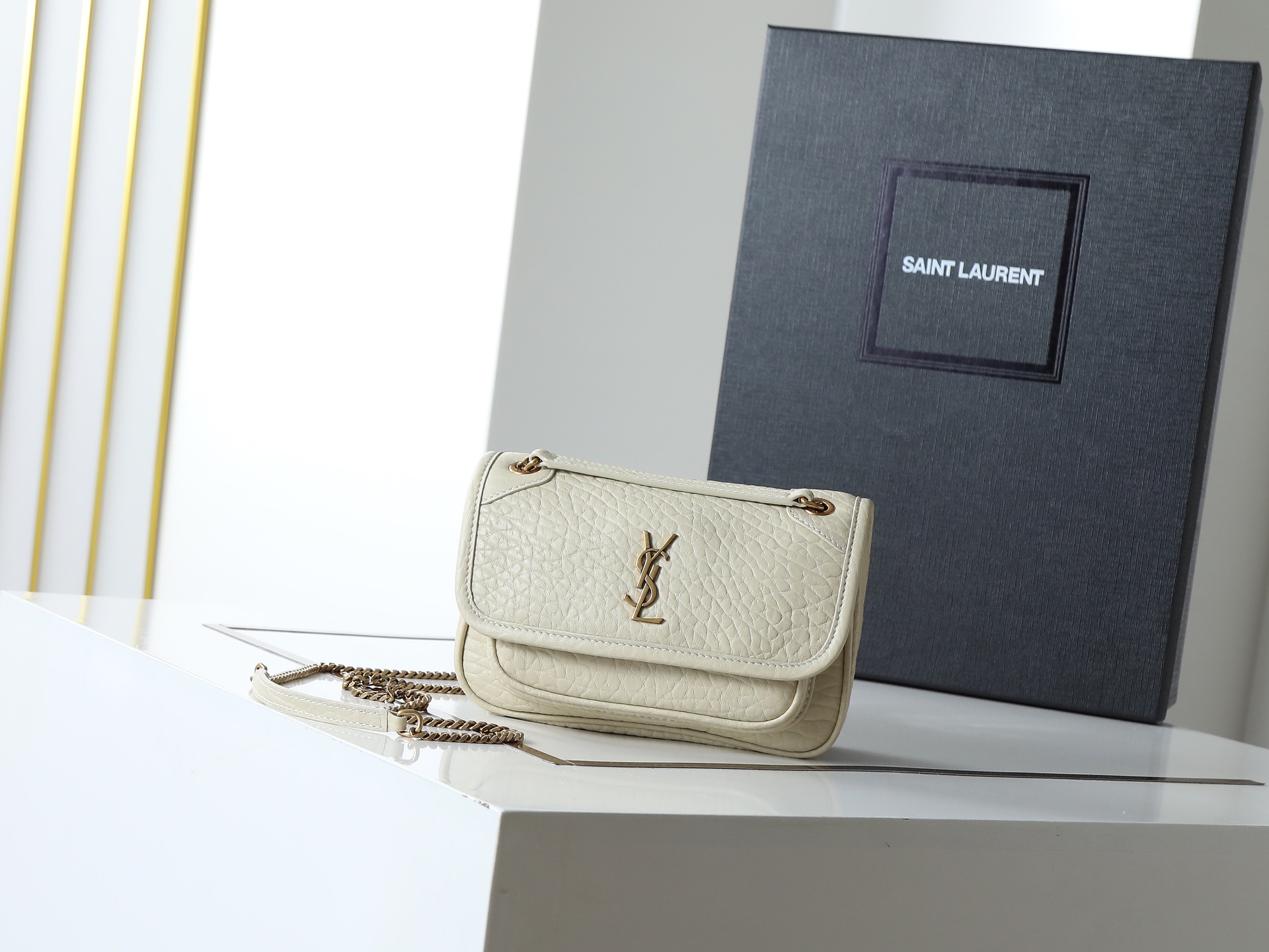 YSL  00369
