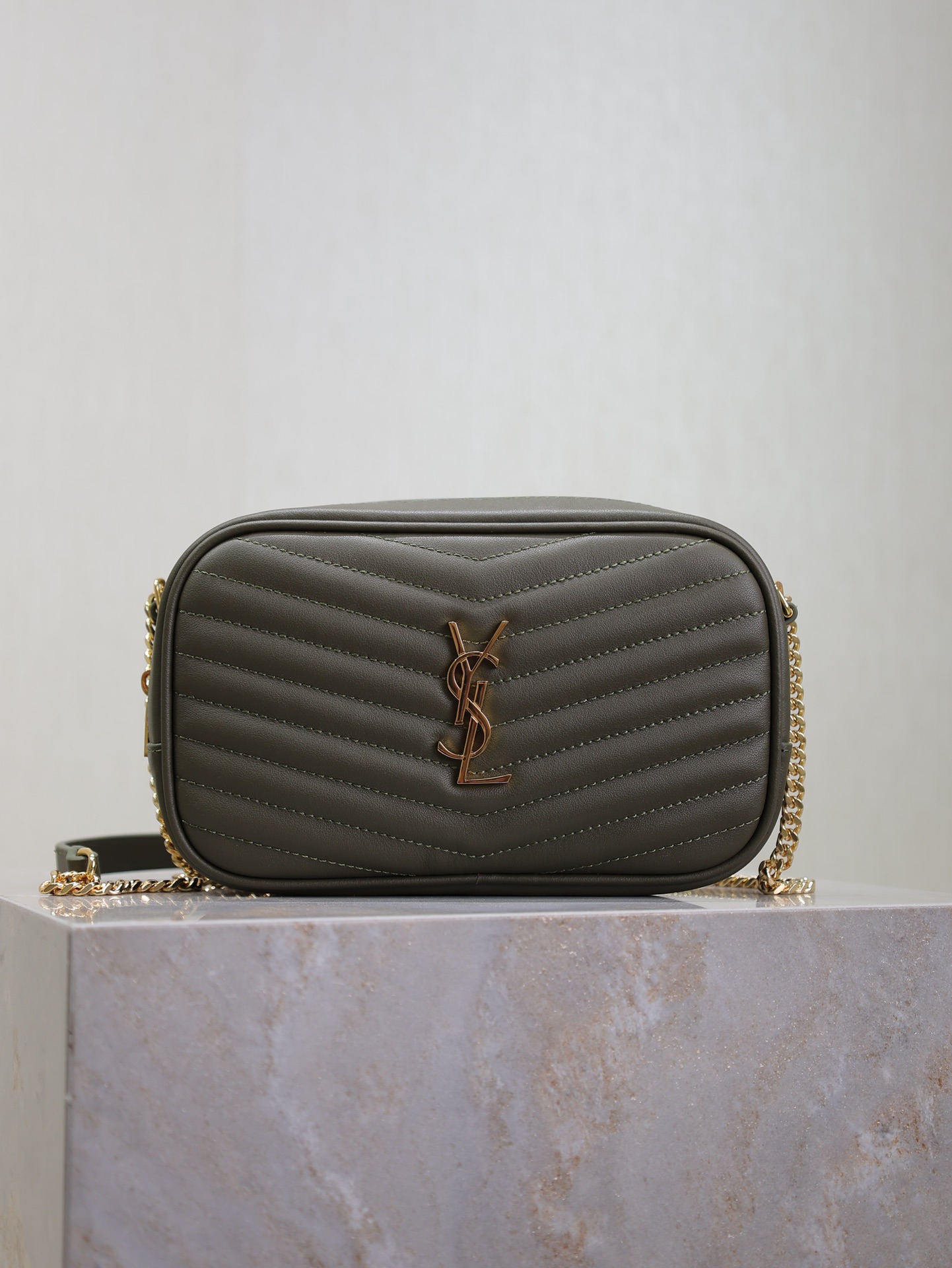 YSL  00369