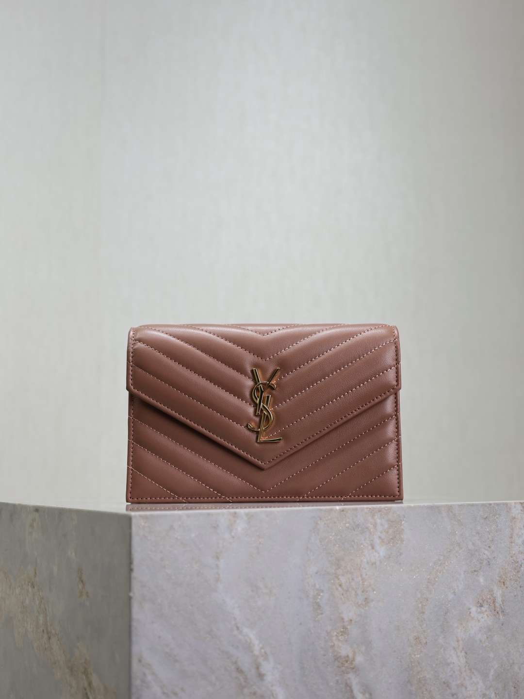 YSL  00369