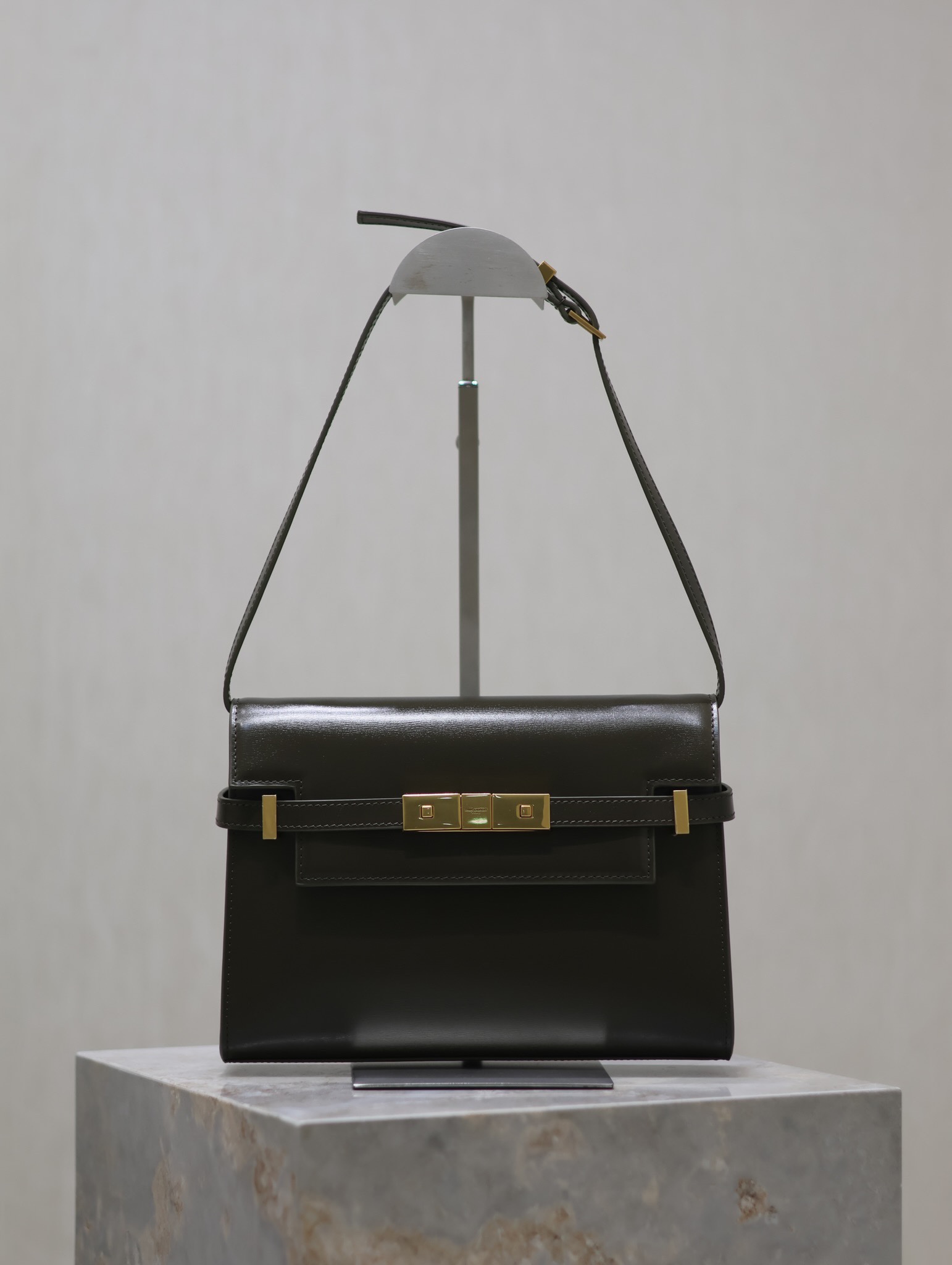 YSL  00379