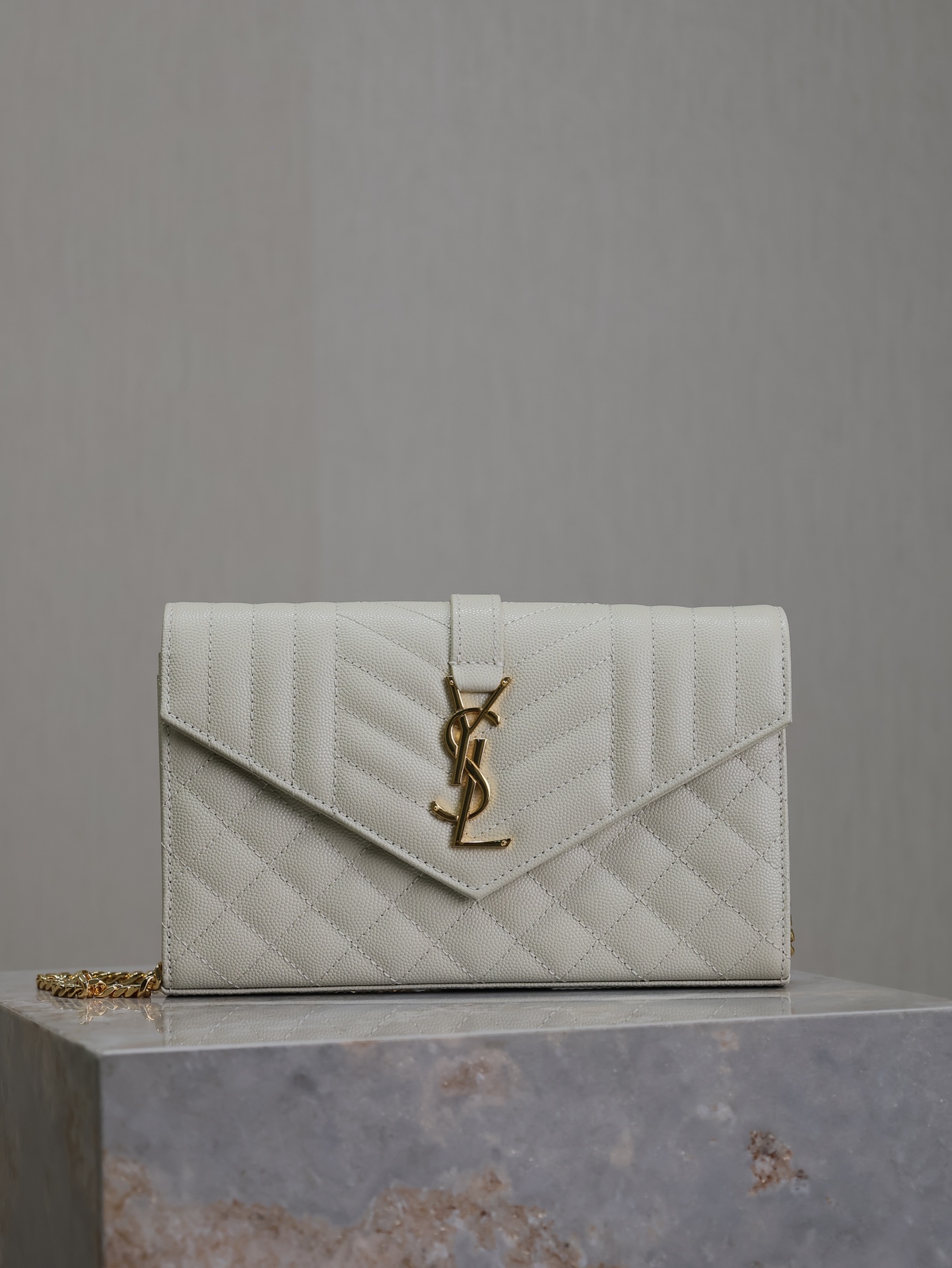 YSL  00389