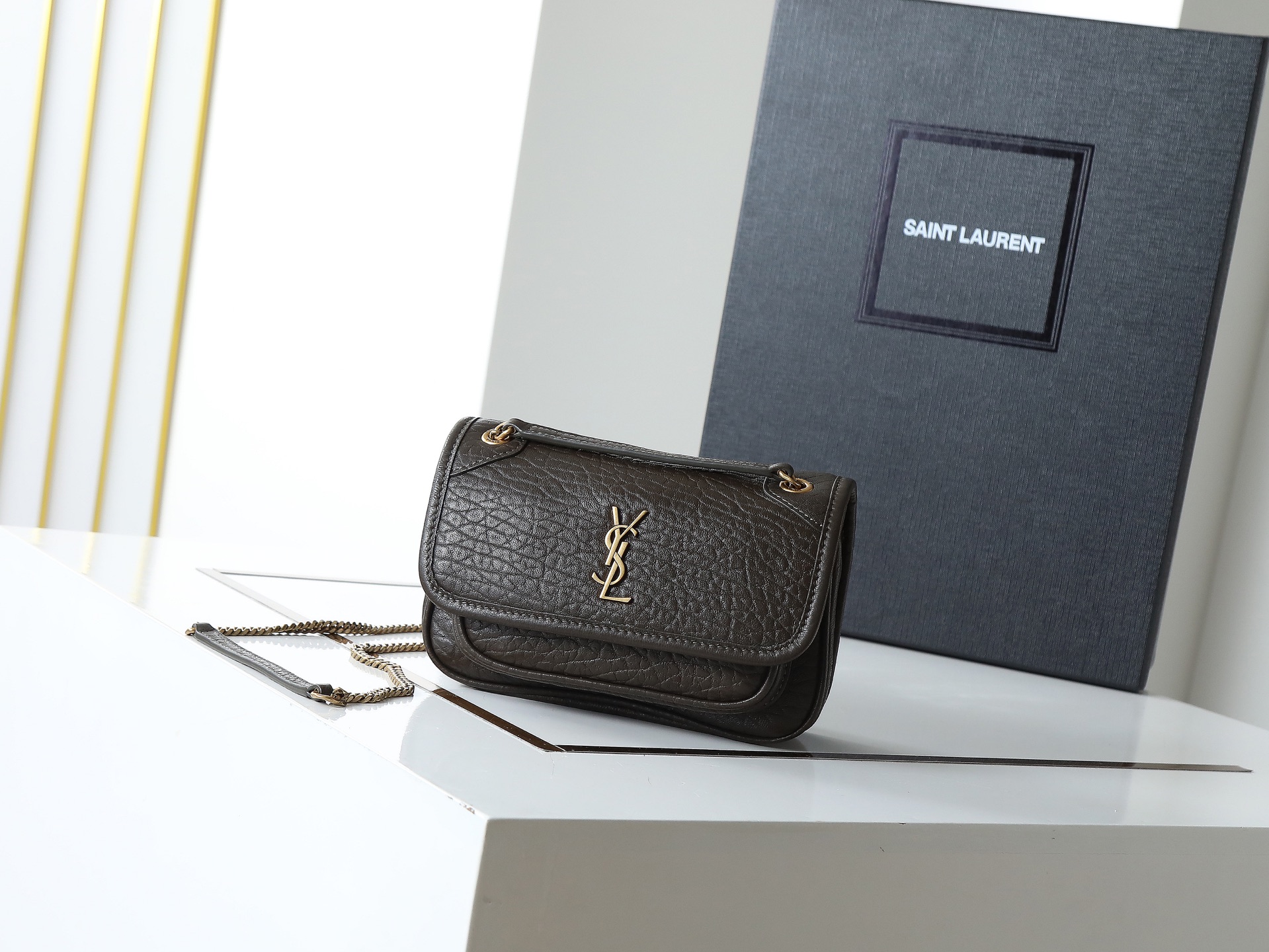 YSL  00389