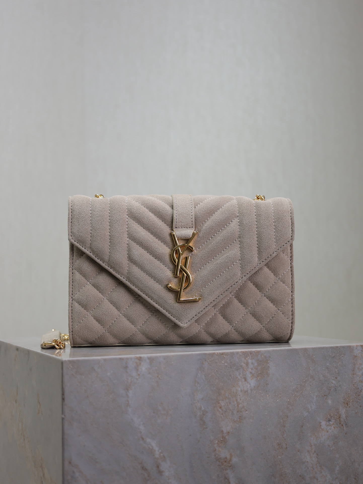 YSL  00539