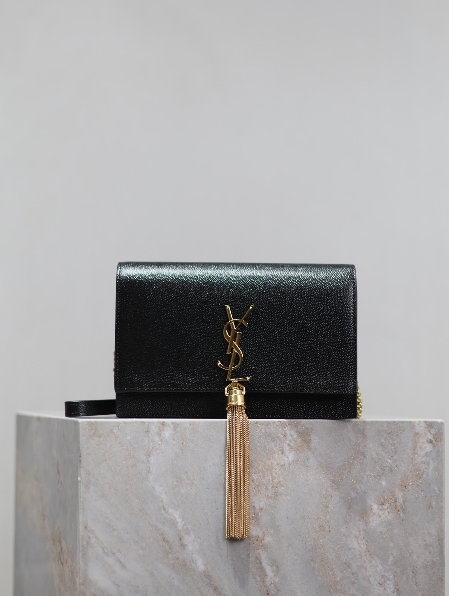 YSL  00579